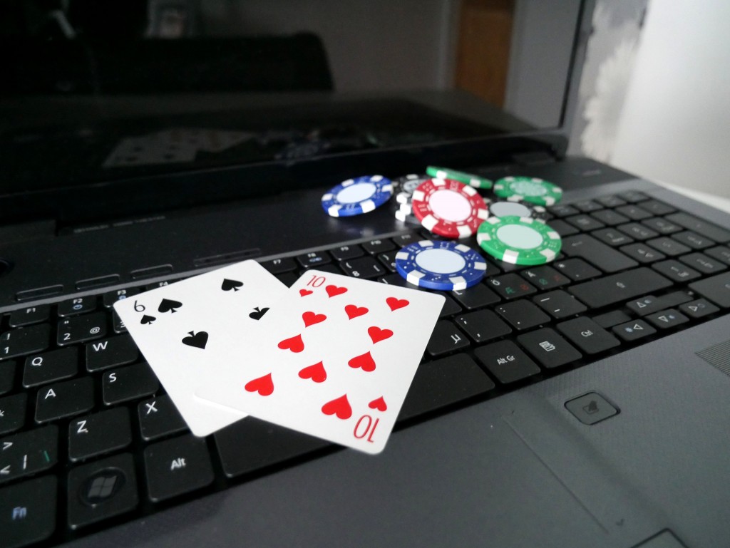 Poker à cote implicite inversée