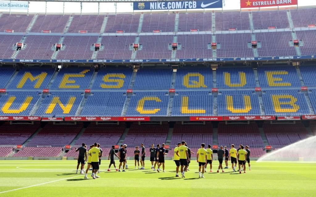 ispanijos la liga barcelona tuščias stadionas