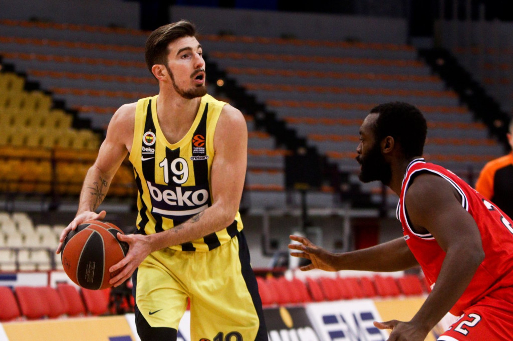 Nando De Colo