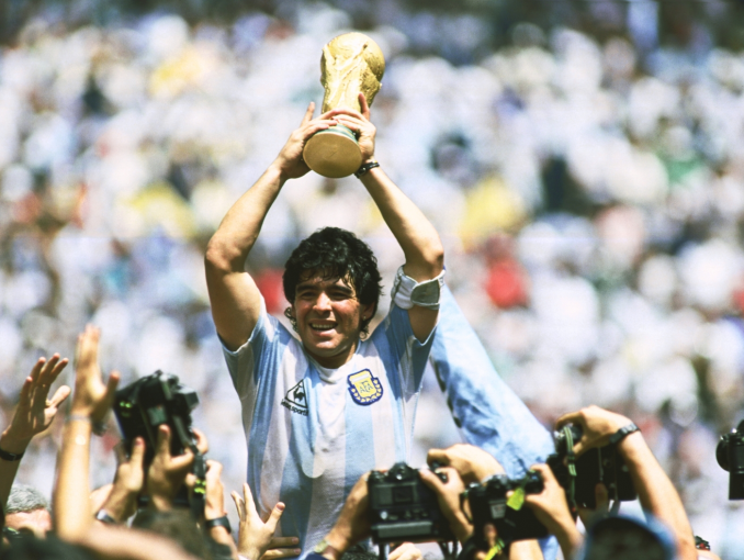 diego maradona fifa pasaulio taurė
